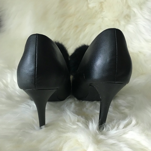 Revamped by Sirens Black Pompom Pumps, Size 7 - Picture 5 of 6